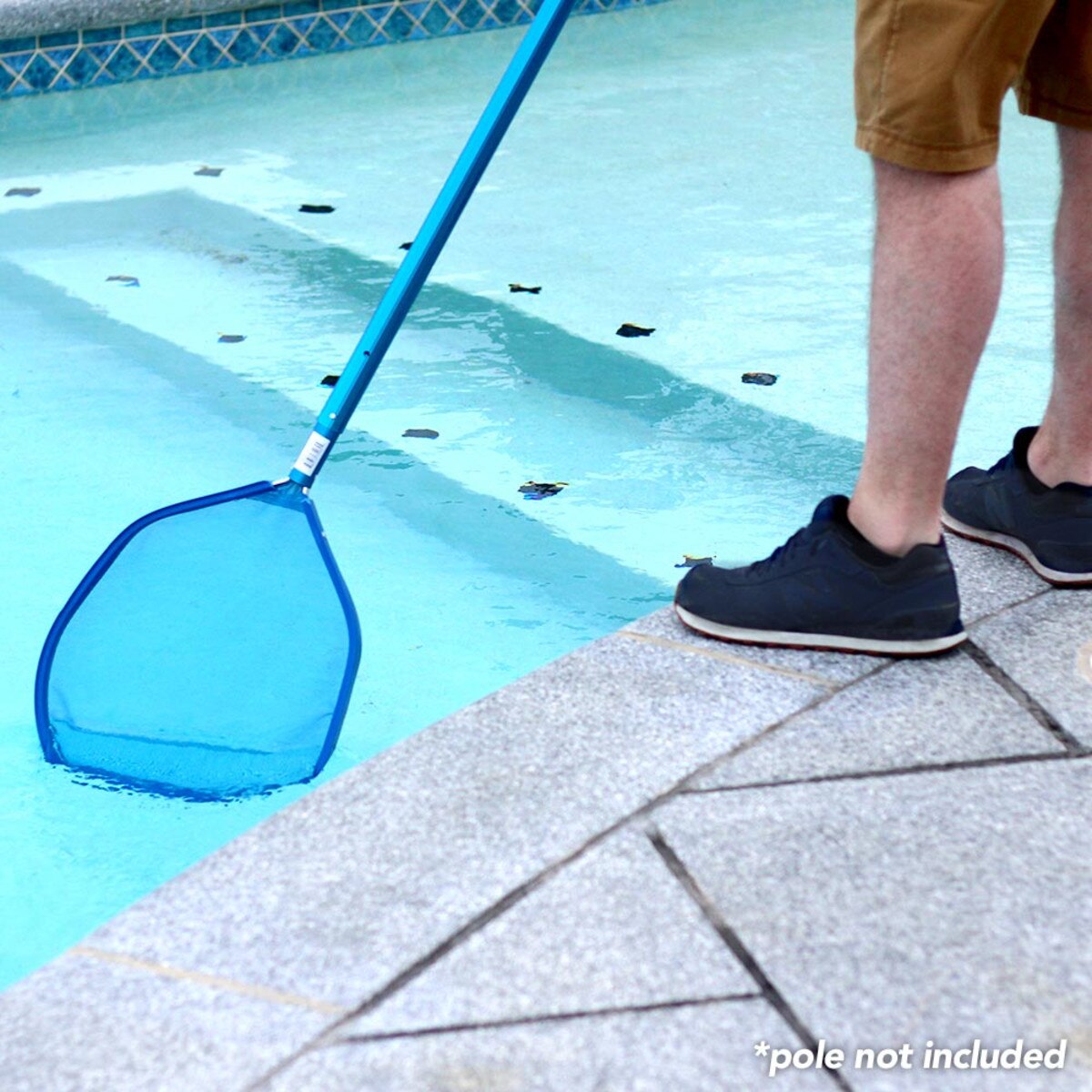 leaf skimmer with wheels and brushes